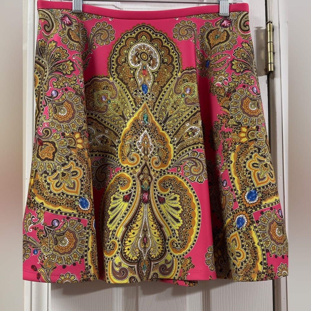 Ted Baker Gaplly Jewel Paisley print. Size 5 (mix11)